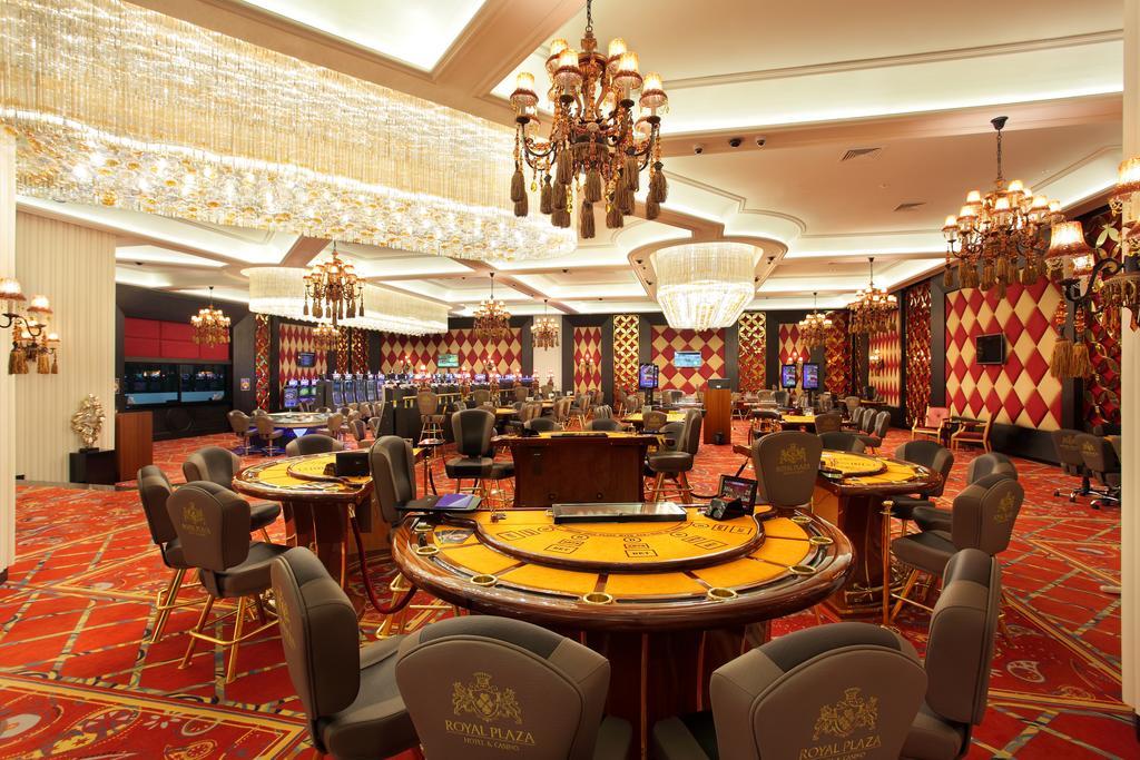 Royal Plaza Hotel And Casino Kapchagay Eksteriør billede