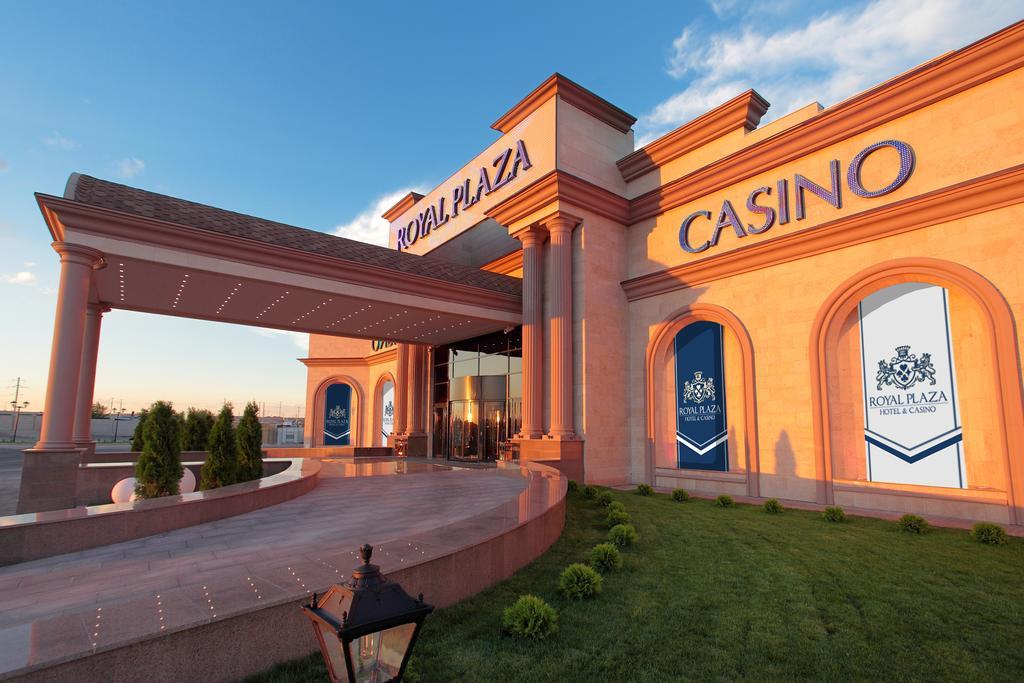 Royal Plaza Hotel And Casino Kapchagay Eksteriør billede